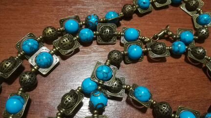 Бусы из бирюзы и бронзы