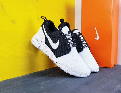 Nike Rosherun кроссовки новые женские