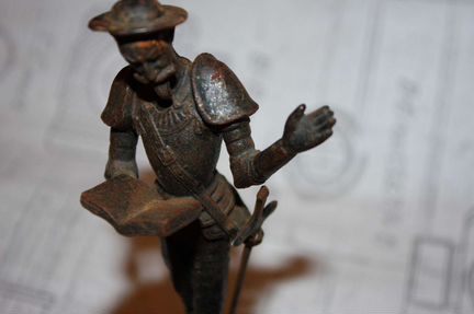 Чугунная статуэтка 