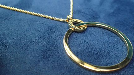 Золотой кулон с бриллиантом Piaget Possession