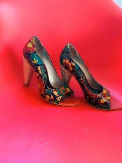 Туфли с открытым мысом