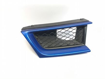 Решётка радиатора передняя правая Subaru Impreza