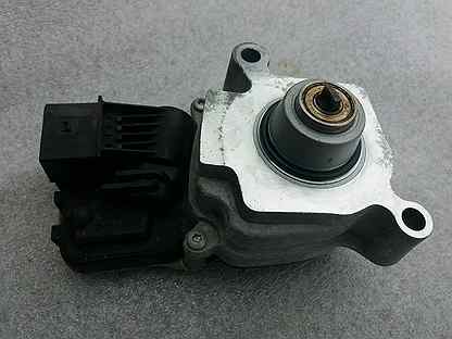 Сервопривод раздатки бмв х5 е53. Сервопривод раздатки бмв х5 е70 4. Сервопривод bmw x6. Сервопривод бмв х5 е70. Сервопривод раздатки бмв х5 е53.