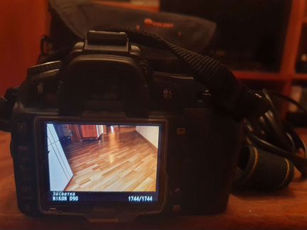 Зеркальный фотоаппарат Nikon D90