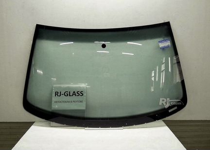 Стекло лобовое на Шкода Октавия Тур