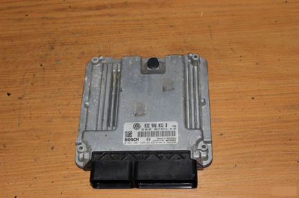 Блок управления двигателем Volkswagen Golf 5