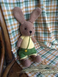 Заяц вязаный