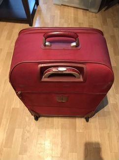 Чемодан на колесах samsonite