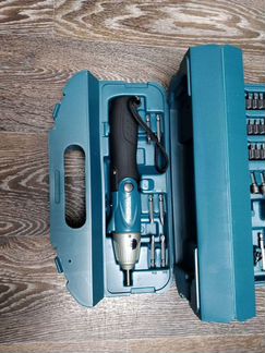 Аккумуляторная отвертка Makita 6723DW