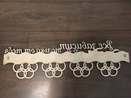 Медальница для пловца