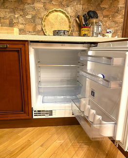 Встраиваемый холодильник однодверный Bosch KUR15A5