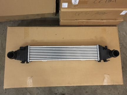 Радиатора интеркулера Mercedes GLK W204 E212 W207