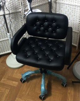 Маникюрный стул