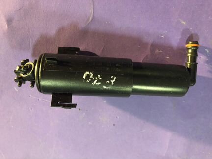 Bmw E71 Форсунка омывателя фары левая / бмв Е71