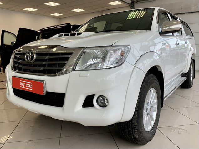 Дневные ходовые огни Toyota Fortuner. Фара Тойота Хайлюкс 2012. Доп фары Hilux 7g. Аксессуары для Тойота Хайлюкс.