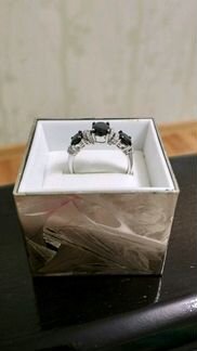 Кольцо с сапфирами и бриллиантами белое золото