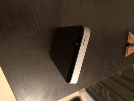 Телефон iPhone 5s