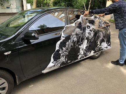 Наклейка на авто