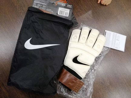 Вратарские перчатки nike tiempo premier sgt