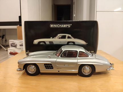 Minichamps Mercedes 300SL 1:18 серебро