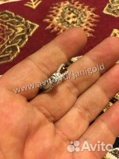 Золотое кольцо с бриллиантом