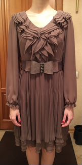 Фирменное платье с поясом Carla