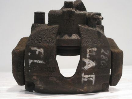 Суппорт левый передний Рено Сценик 2 Лагуна 2