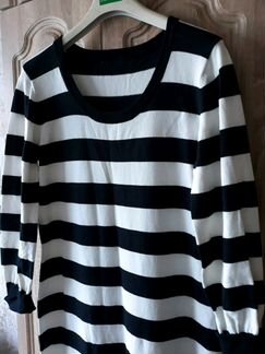Красивое платье в черно-белую полоску (новое)