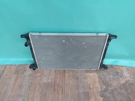 Радиатор охлаждения Audi A5 A6 Q7 8W0121251AK