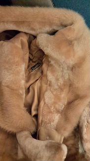 Шуба мутон с капюшоном и норкой