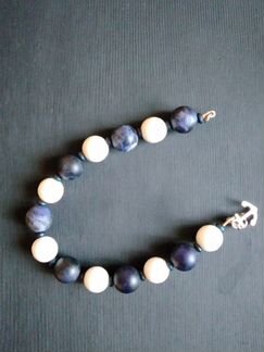 Украшение из натуральных камней