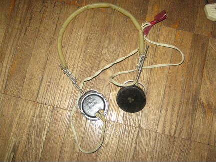 Наушники ретро