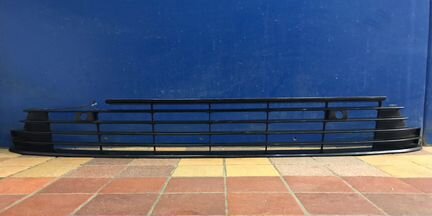 Оригинальная б/у решётка радиатора VW Passat CC B7