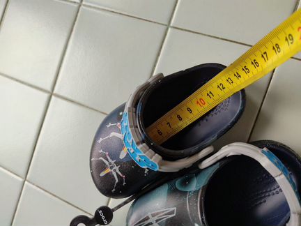 Новые сабо crocs звёздные войны 22 размер