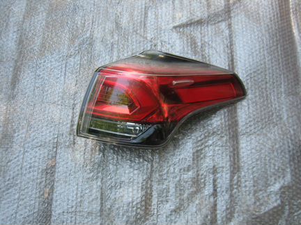 Фонарь Toyota Rav 4 45 81550-42200