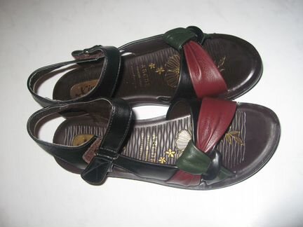 Босоножки трёхцветные