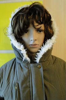 Парка с мехом и капюшоном