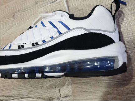 Кроссовки женские