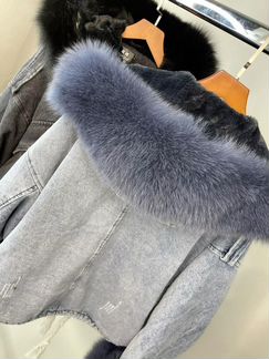 Джинсовая теплая курточка с мехом цвета