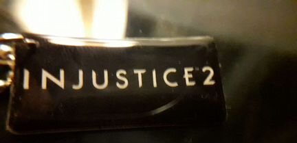 Брелок к игре injustice 2