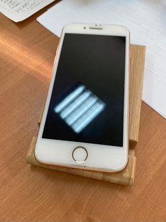 Телефон iPhone 8 64гб