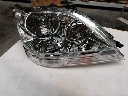 Фара правая новая Lexus RX 300 81130-48080