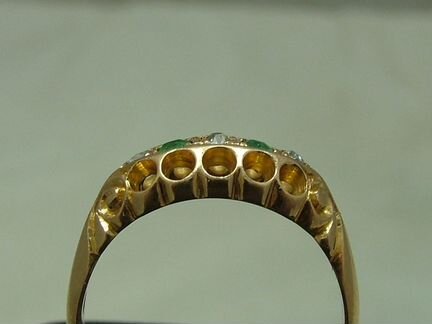 750 проба. Золотое кольцо изумруды бриллианты 1909