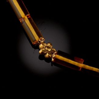 Колье с натуральным янтарем