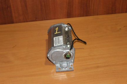 Подушка безопасности в торпедо Bmw