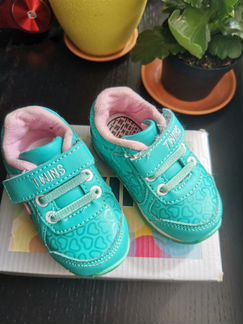 Кроссовки для девочки 18 рр