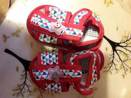 Сандали новые летние для малышей