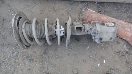 Амортизатор Mercedes W212 E-klass 4Matic 4x4