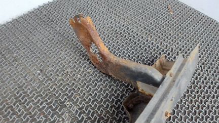 Усилитель бампера задний Opel Monterey, 1997