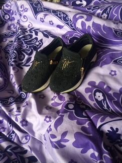 Детские кроссовки со стразами